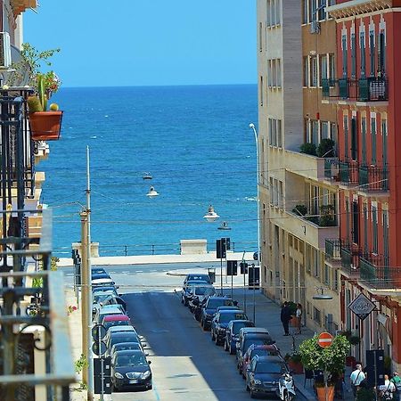 Apartmán La Dimora Dell'Arcivescovo Bari Exteriér fotografie
